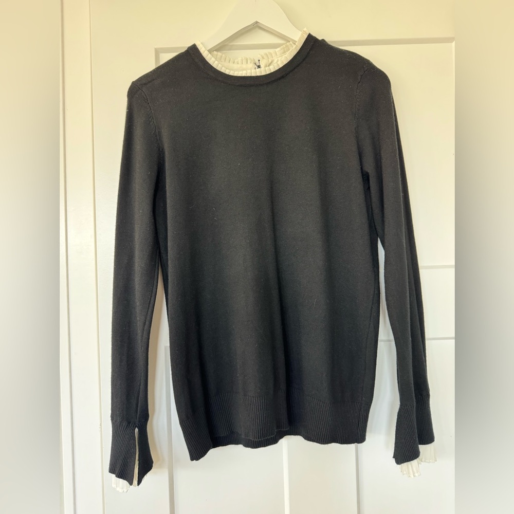 Vila Milano Black sweater with delicate White Collar Detail